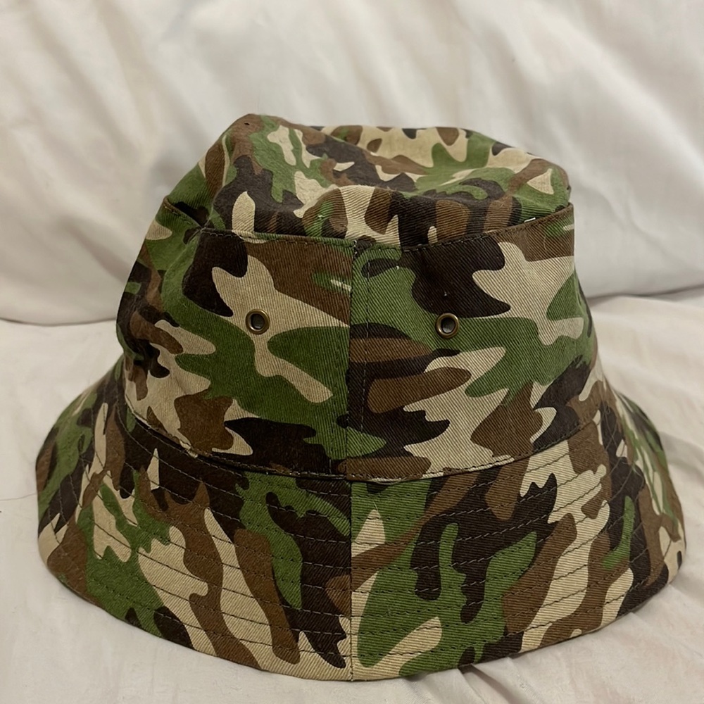 Camo bucket hat
